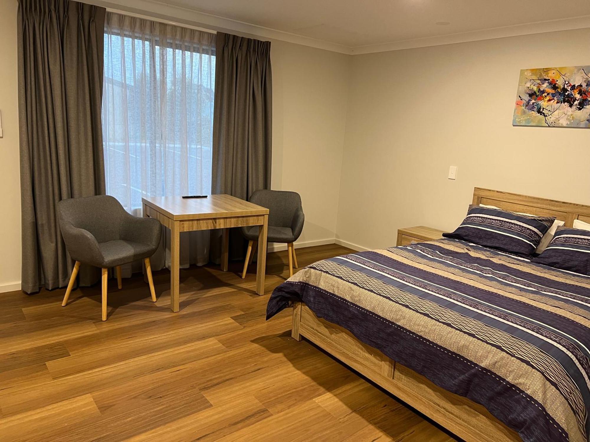 The Morrison Motel Swan View Экстерьер фото
